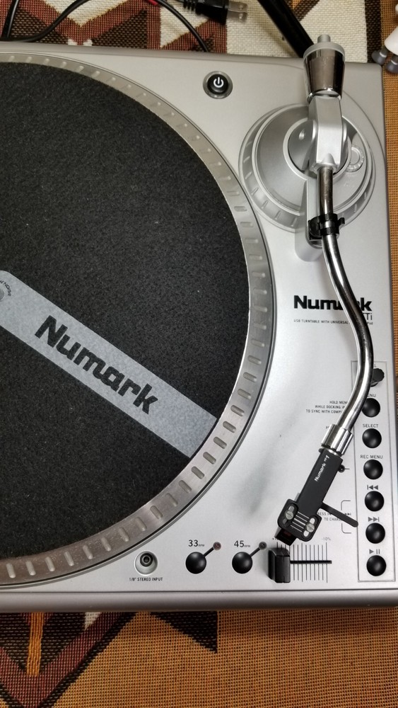 Numark TTi Professional DJ USB iPod Docking Station Turntable Record Player 2008