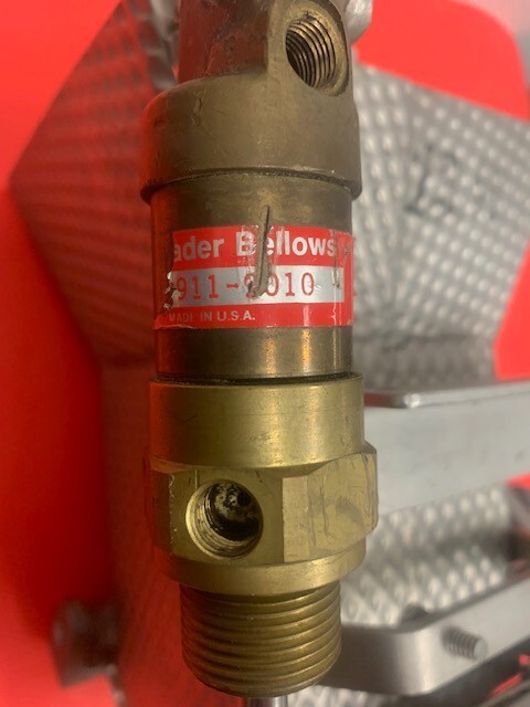 Eagle Scale - Pool Hopper from 14 Head Scale, with Actuator Cylinder.