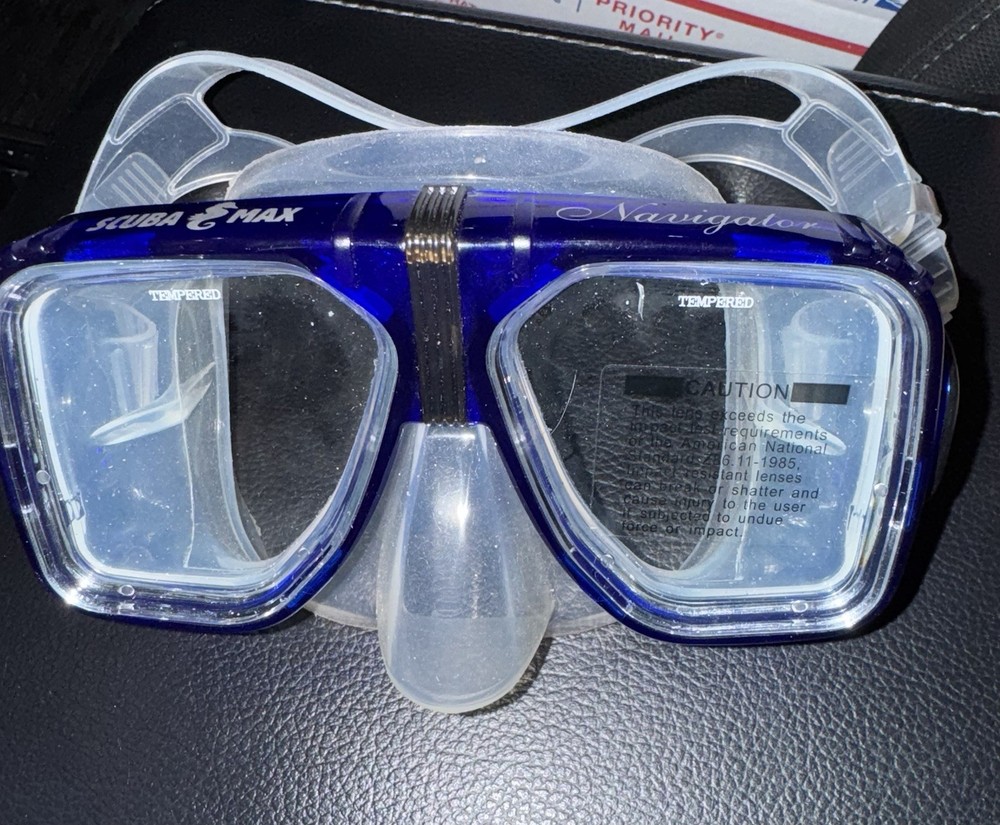 Scuba Max Navigator Scuba Diving Mask Size Medium Blue w/ Case
