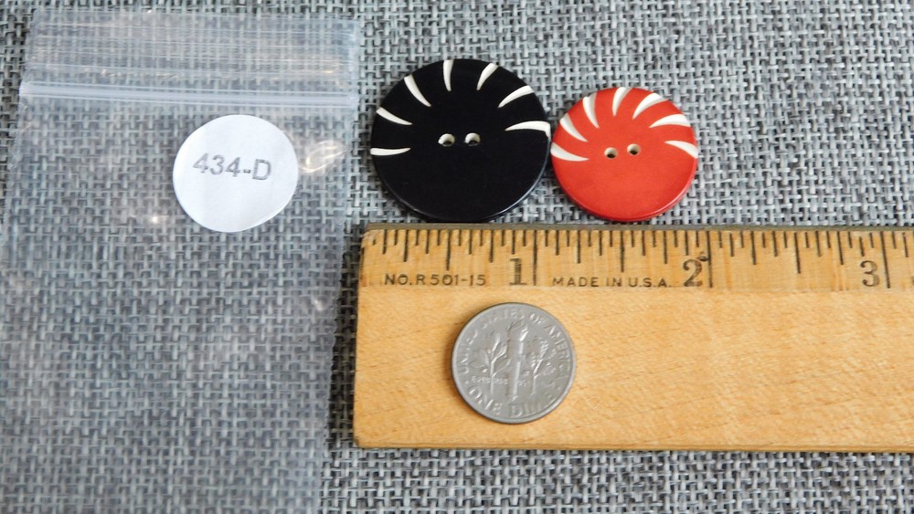 Antique Vtg Button Celluloid #434-D