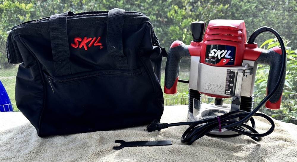 SKILL 2HP ROUTER MODEL NO. 1820 AS PICTURED