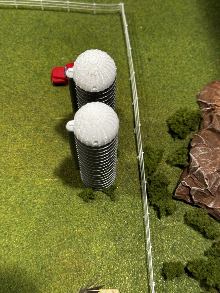 N Scale Grain Bin Silo for Model Railroad Diorama 2-Pack
