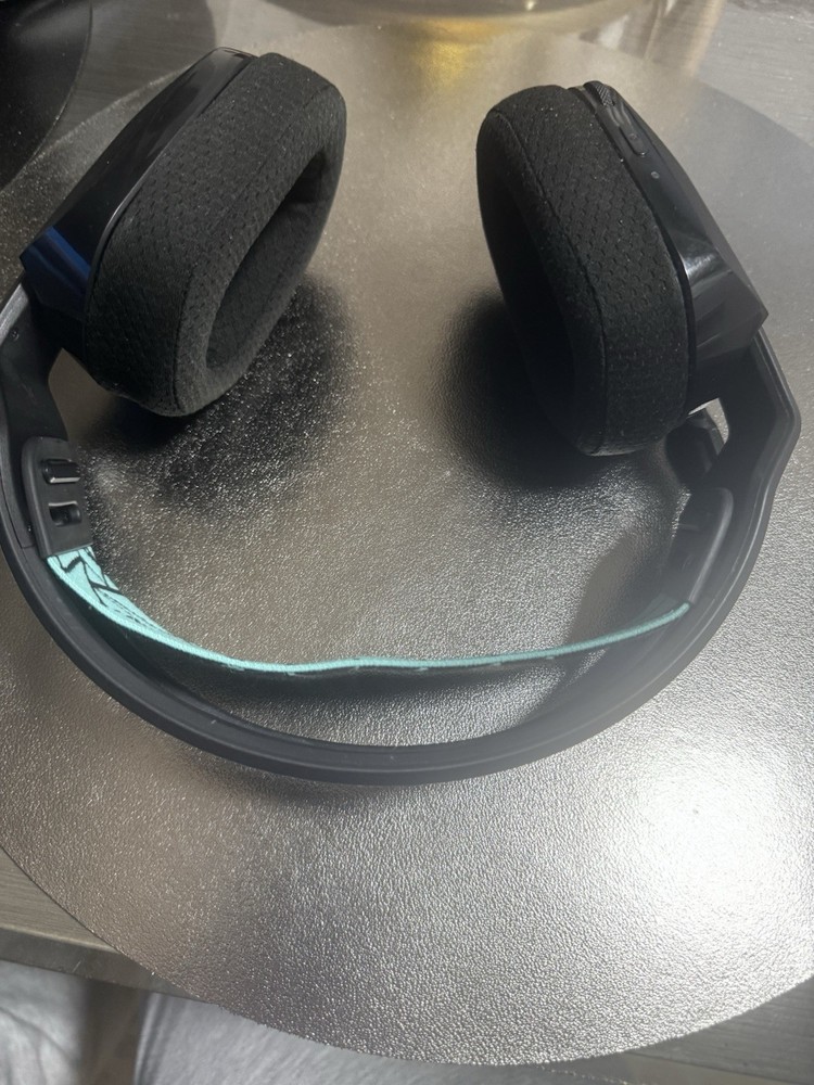 Logitech G535 Wireless Headset , USB Bundle Is Included .