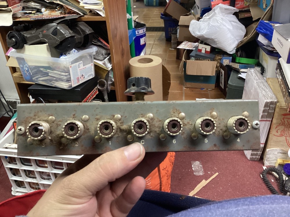 B&W (Barker & Williamson) Model 595 Antenna Switch