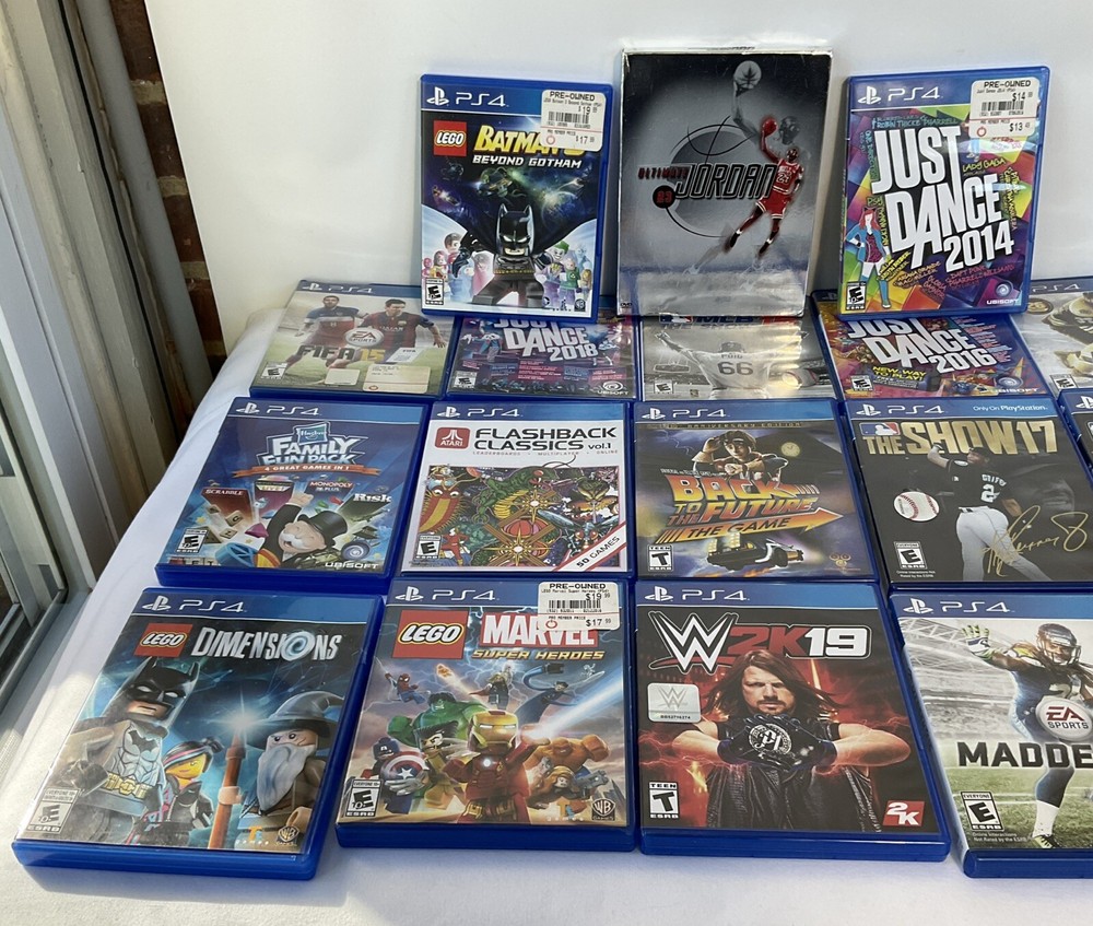 17 Playstation PS4 Empty Game Cases + 9 Manual