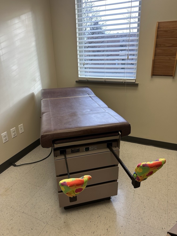 Midmark Ritter 104 Exam Table