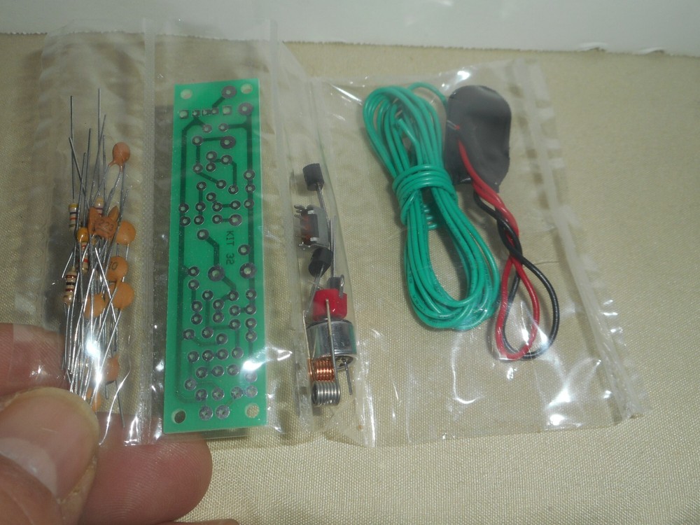 Two Stage FM TRANSMITTER KIT No. 80-320 LKG Industries Build Your Own DATA KIT
