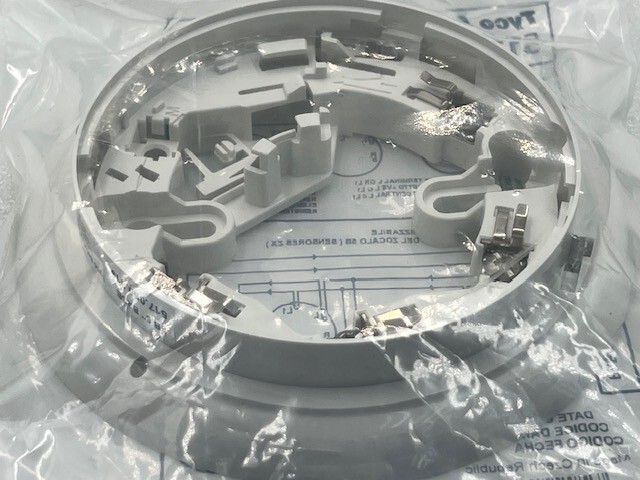 Tyco 517-050-019 5B 5" Universal Detector Base New in Sealed Bag