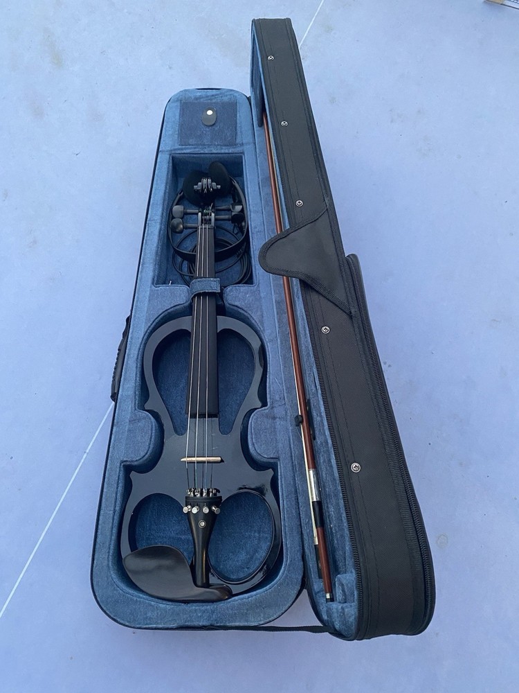 Cecilio Electric Violin 4-String Black with Bow and Hard Case