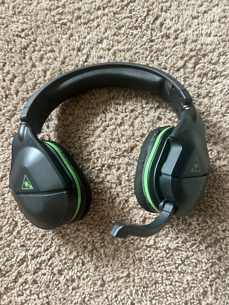 Xbox Series S Console Bundle w/ 3 Controllers, Turtle Beach Headset, Dual Dock