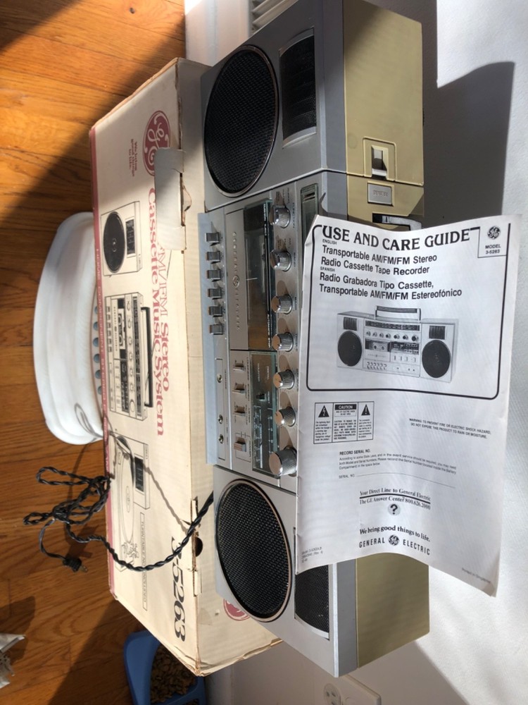 General electric boombox with original box & papers