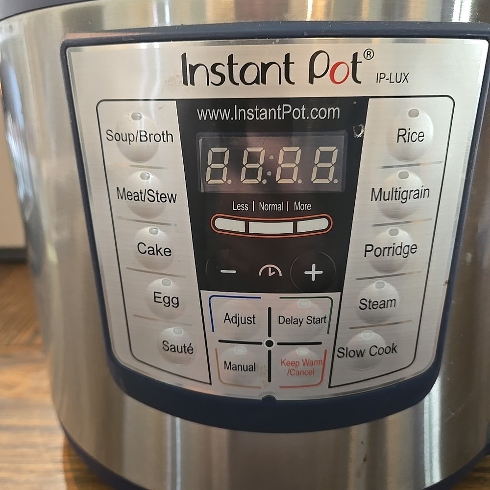 Instant Pot Navy Blue Multi-Function IP-LUX 60 - 6 Quart - Tested Works Great