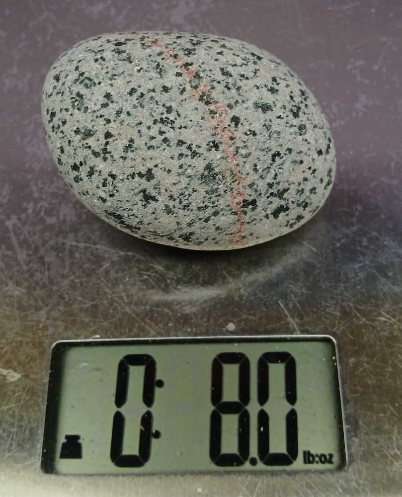 Fluorescent Sodalite ( Yooperlite ) 8 oz. A Beutiful Bright Yooperlite