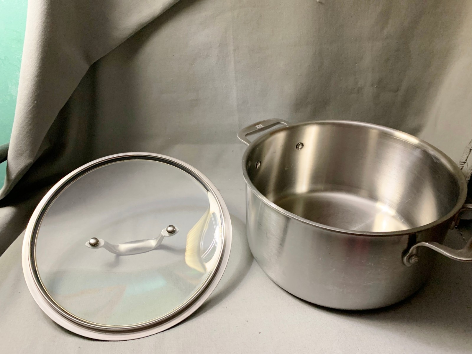 Zwilling J.A. Henckels 6 Qt. 10" 3 Ply 18/10 Stainless Steel Stock Pot Glass Lid