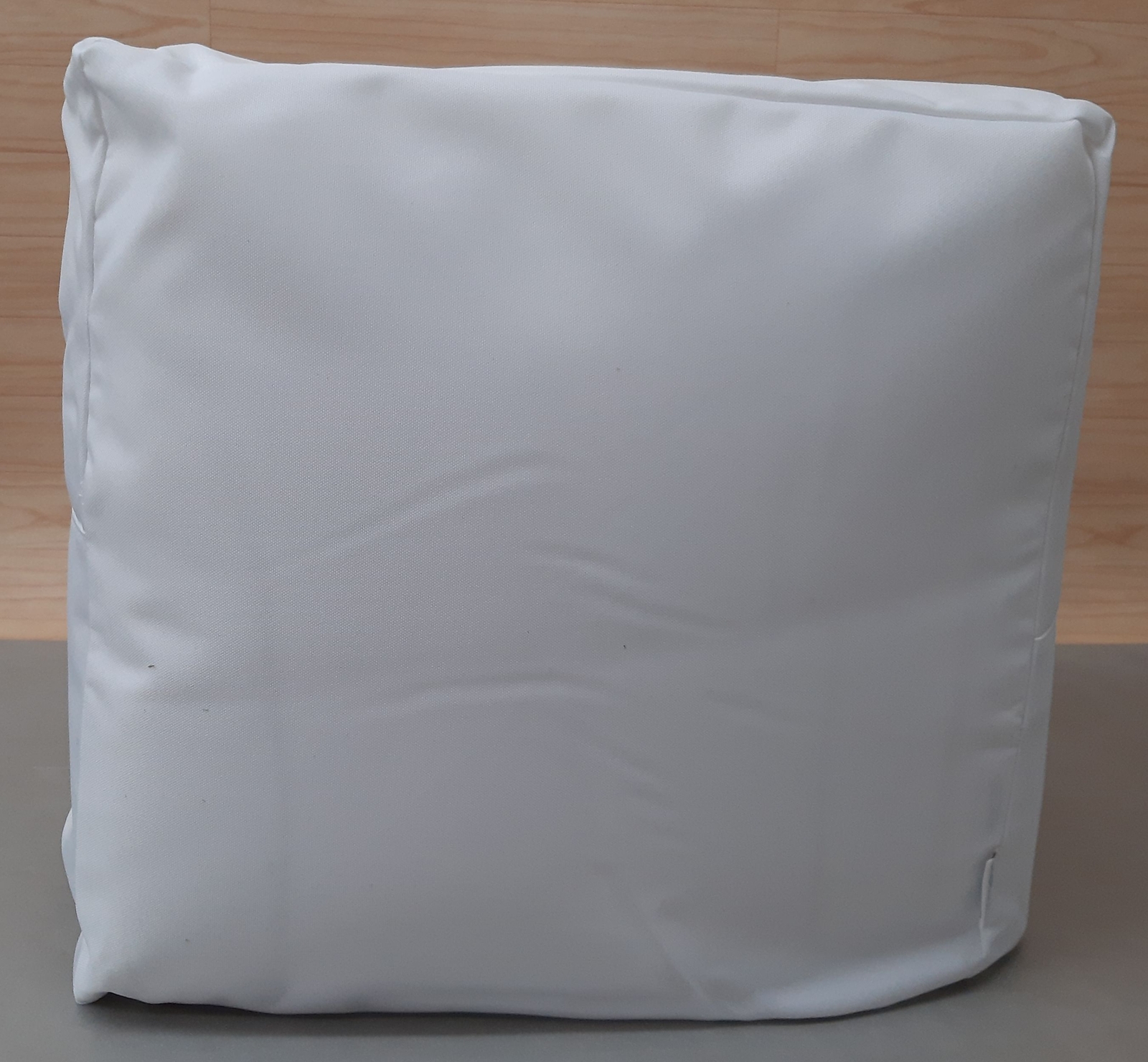 Ettitude Down Alternative Duvet Insert / Comforter King / California King White