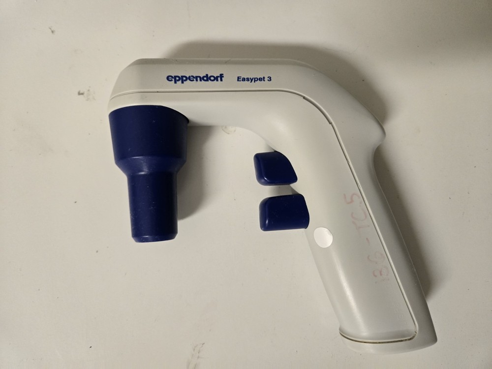 Eppendorf Easypet 3 Electronic Pipette Controller with Charger