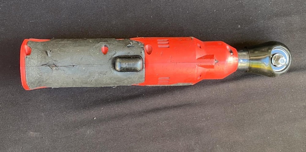 SNAP-ON 14.4V MICROLITHIUM CORDLESS RATCHET KIT(CTR714AK2)MISSING A BATTERY-USED