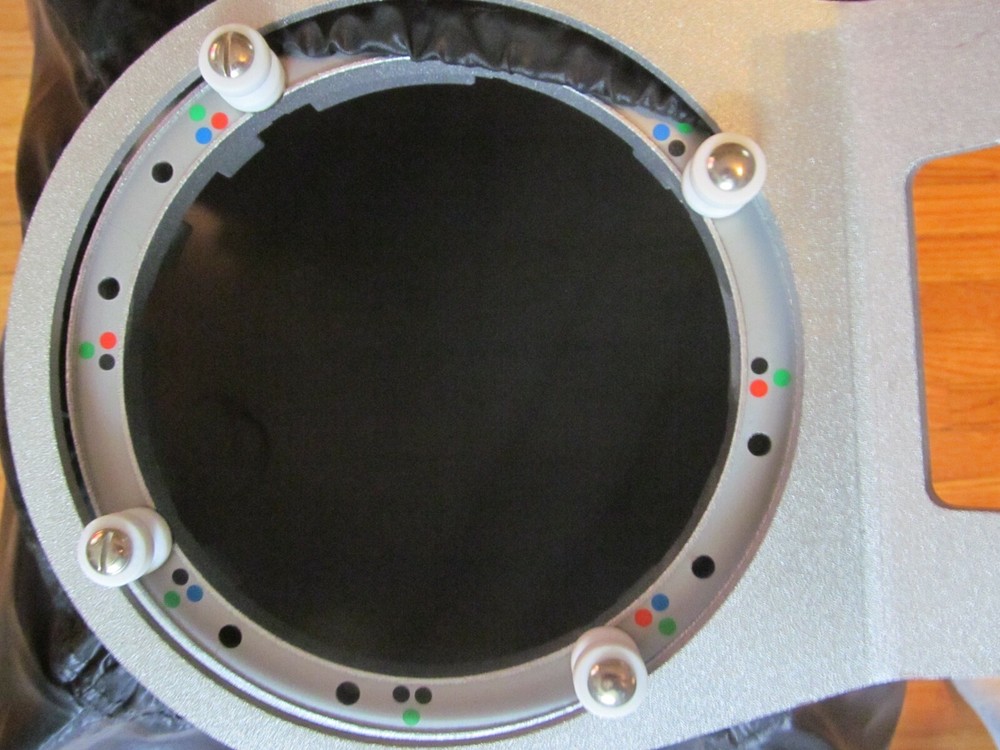 STUDIO LIGHT SOFTBOX - 23" X 23"