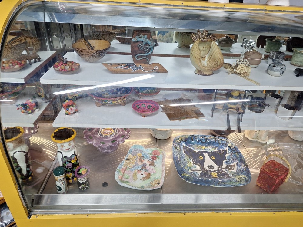 Convenience Store & Bakery Display Cases