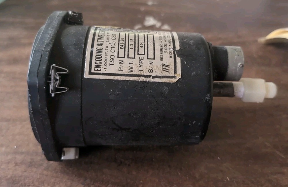 IFR Encoding Altimeter E41-20 1975 1,000-20,000 Feet. UNTESTED.