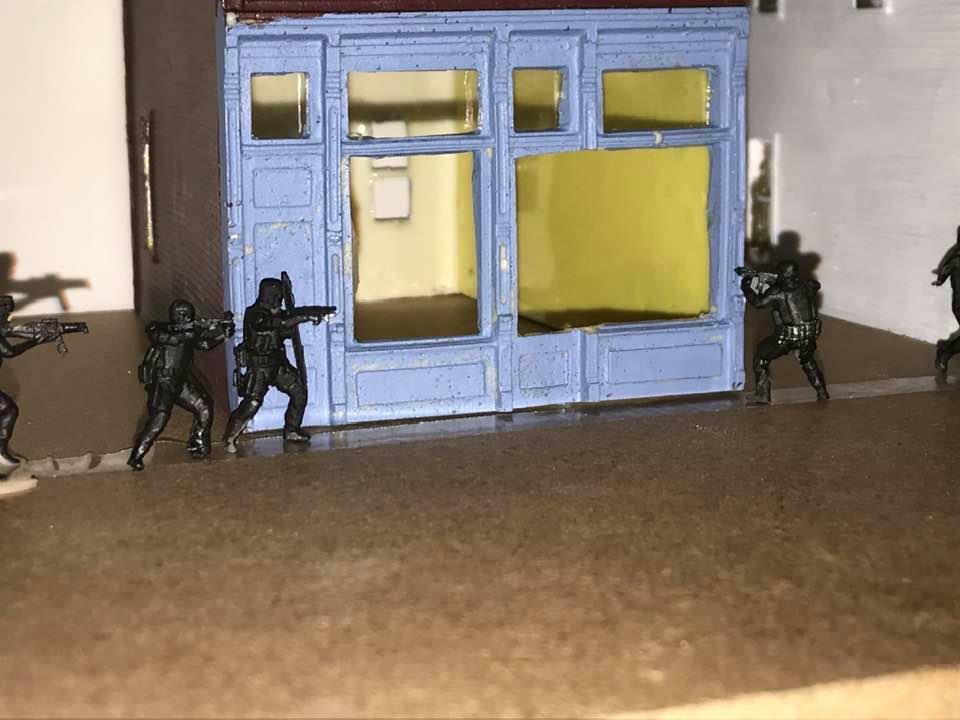 Ho 1/87 Scale SWAT Figure set (painted)