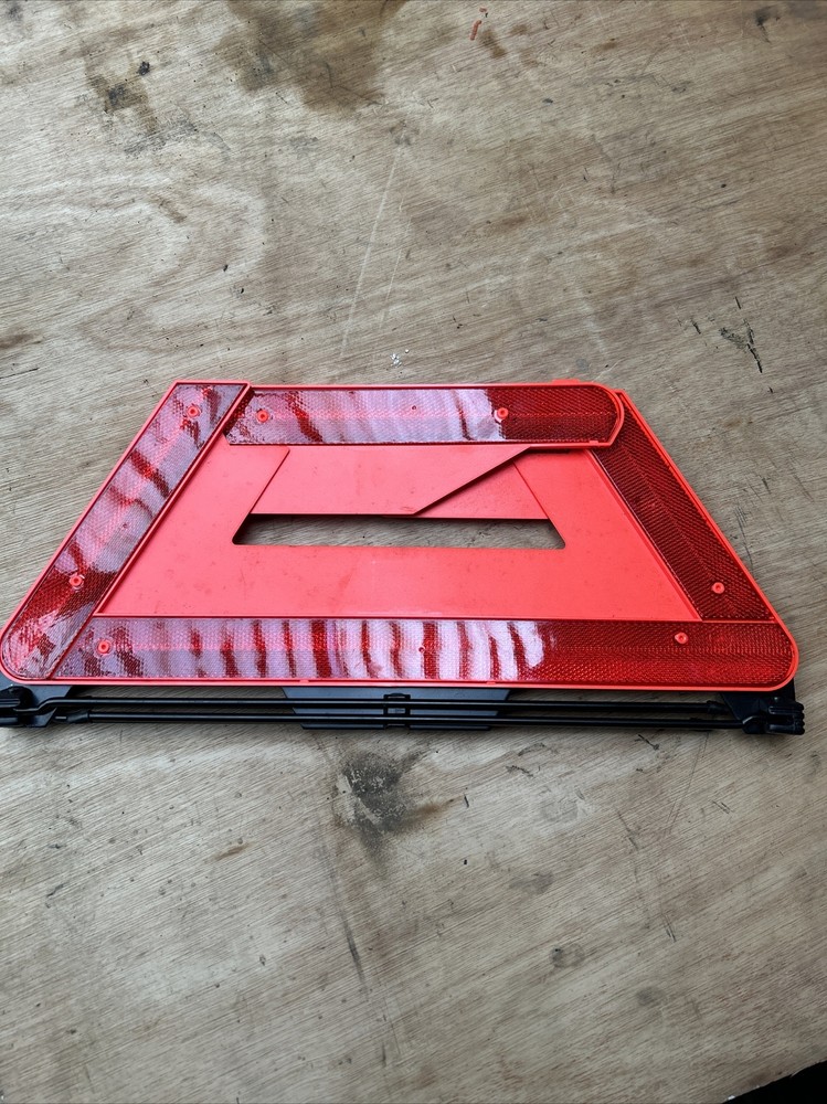 Audi A4 B7 Cabriolet Warning Breakdown Triangle 4B5860251E