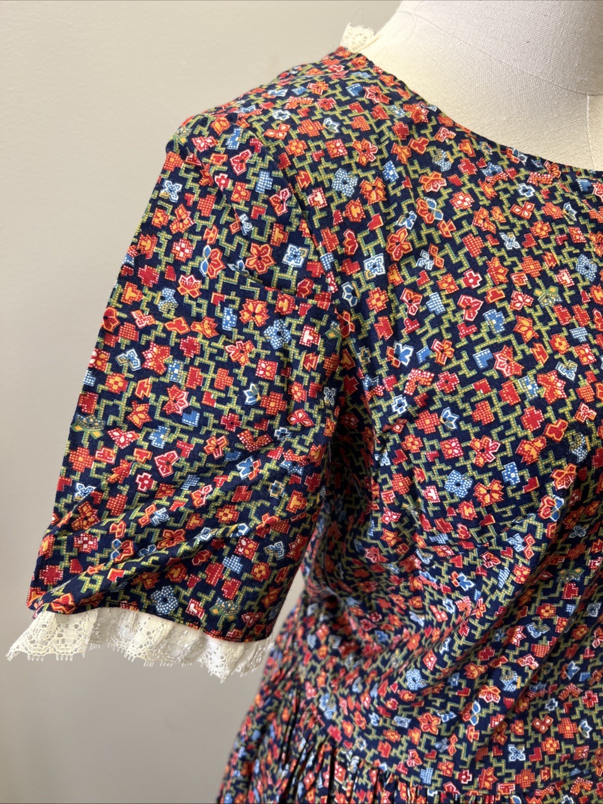 1-Pc 19th century era Woman's Multi Colored Floral Pattern Day Dress - SZ S