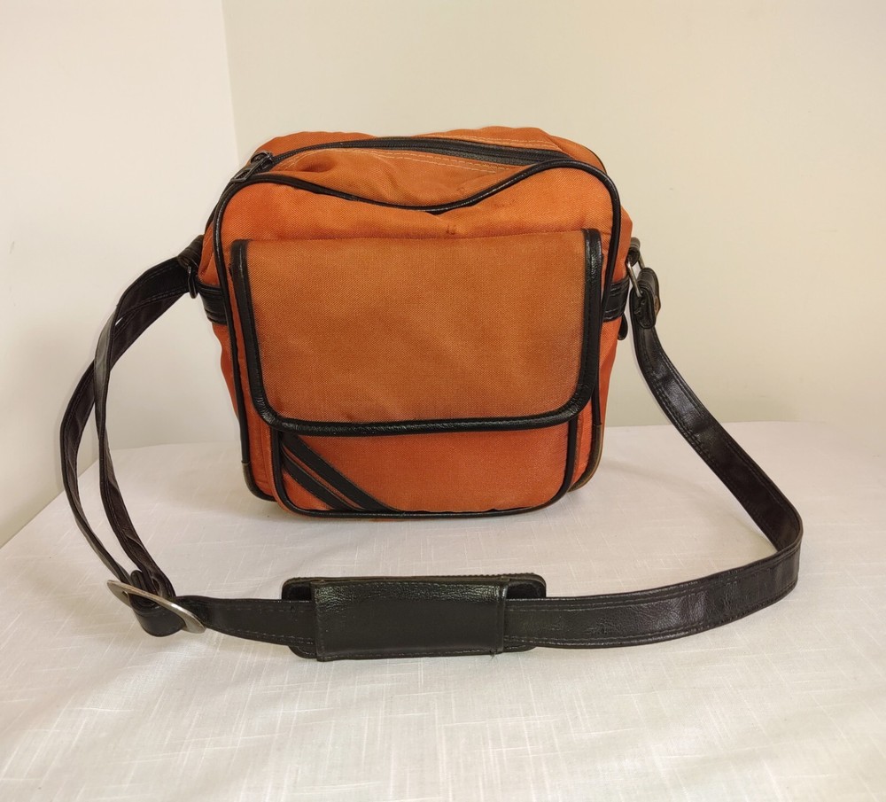 VINTAGE CAMERA BAG