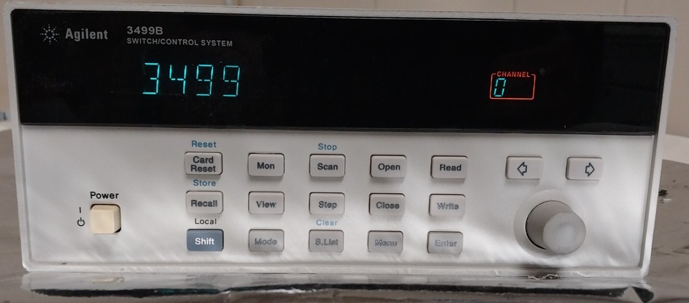 Agilent 3499B 2-Slot Switch/Control Mainframe