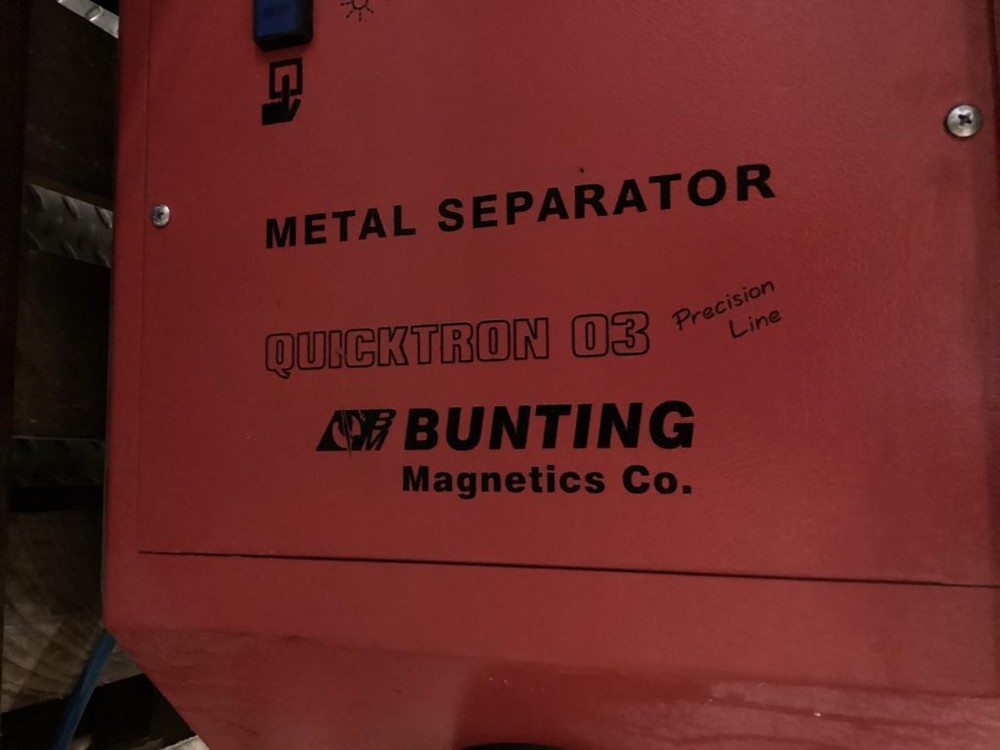 Conair Self-Contained Vacuum Loader w/ Bunting Quicktron 03 Metal Separator