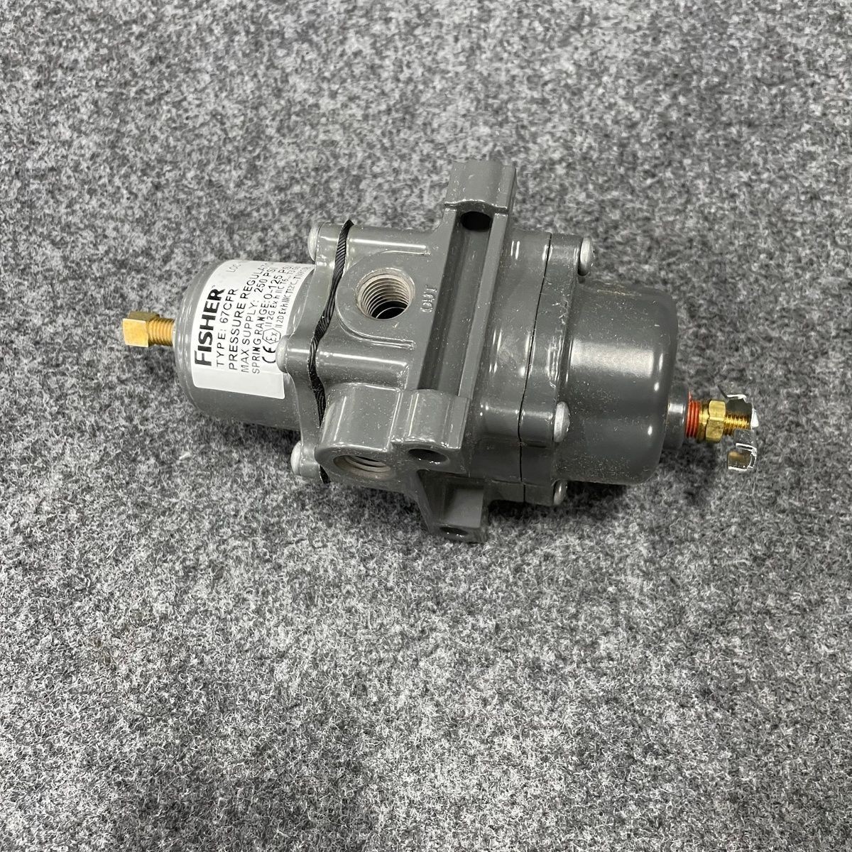 Emerson Fisher 67CFR Series Instrument Supply Regulator