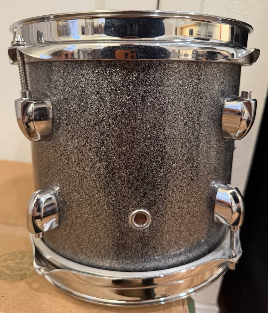 PEARL EXPORT 8 INCH RACK TOM SILVER GOOD CONDITION DRUM *INCLUDES SOFT CASE*