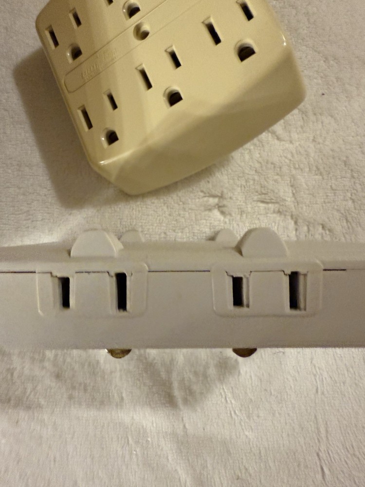 7 Electrical Extenders /surge Protectors