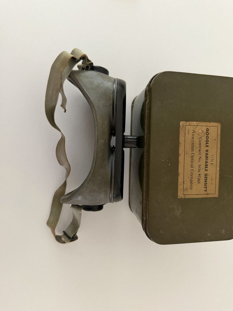 American Optical Company Polaroid Variable Density Goggles WW2 Original Case