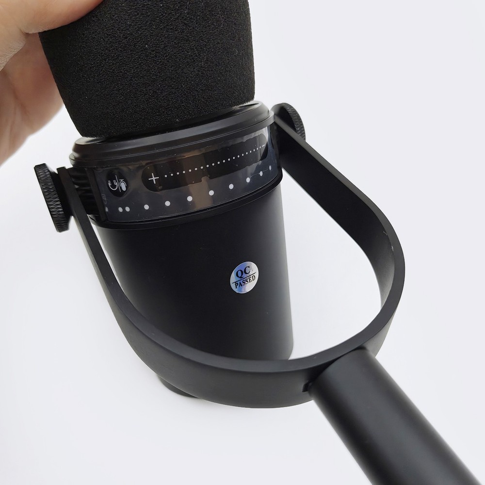 Shure MV7 Cardioid Dynamic Vocal / Broadcast Microphone USB & XLR Outputs US