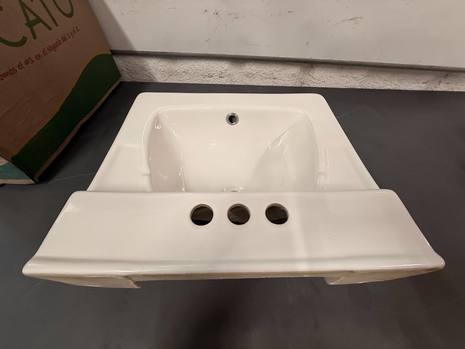 Cato White Caribe Jazmin 4" Faucet Centers Wall Mount Lavatory Sink 15035010100