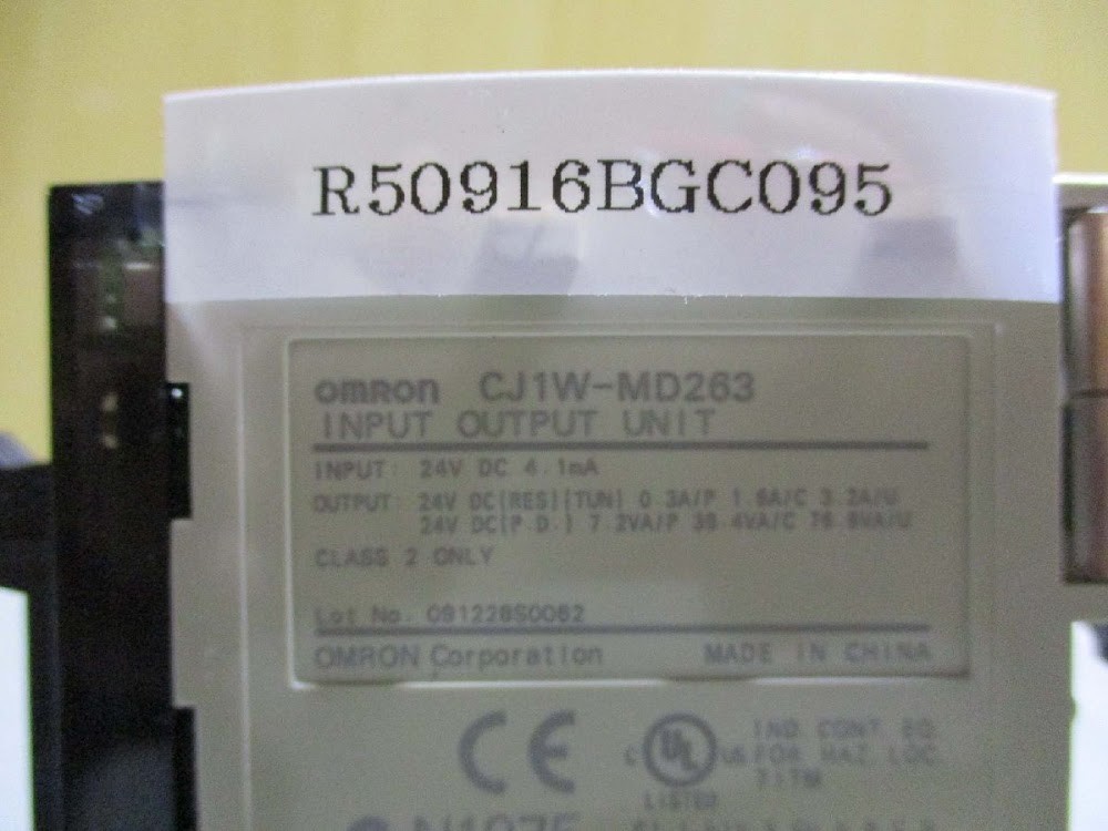 OMRON CJ1W-MD263 Input Output Unit PLC I/O Module USED