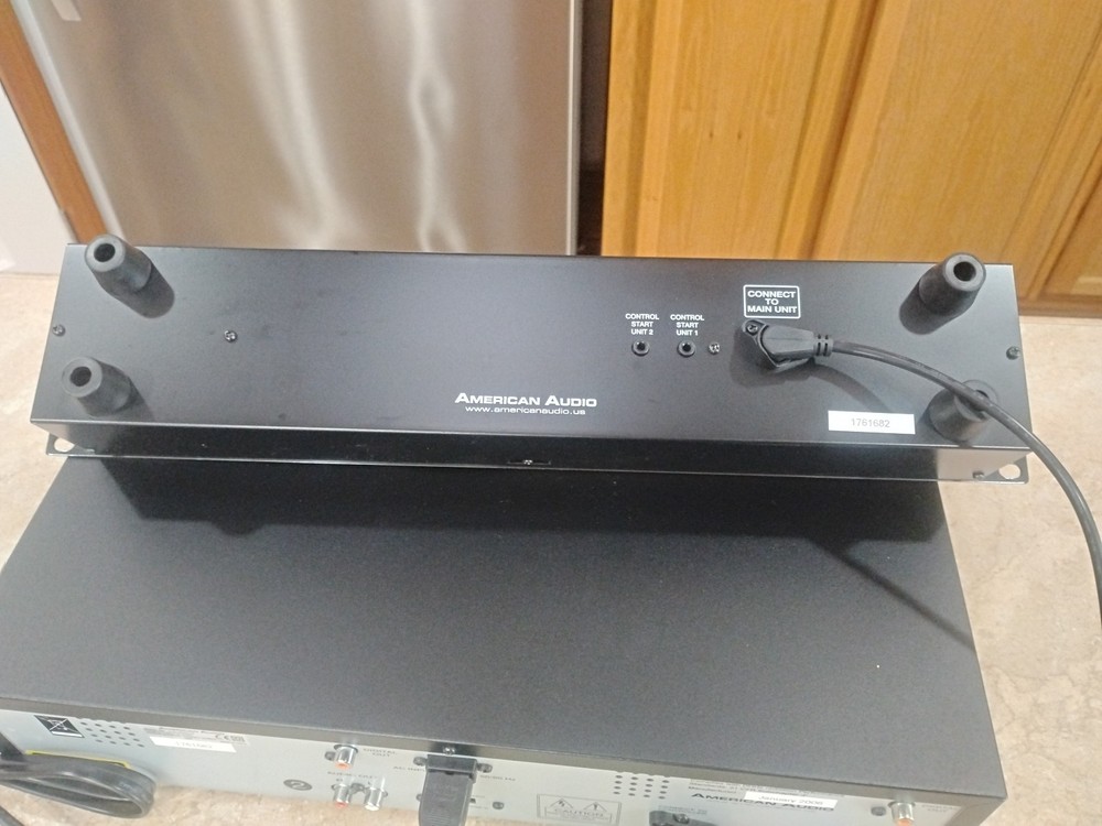 American Audio dcd-pro310 Professional Dj Controller & Dual Cd Player + Cable
