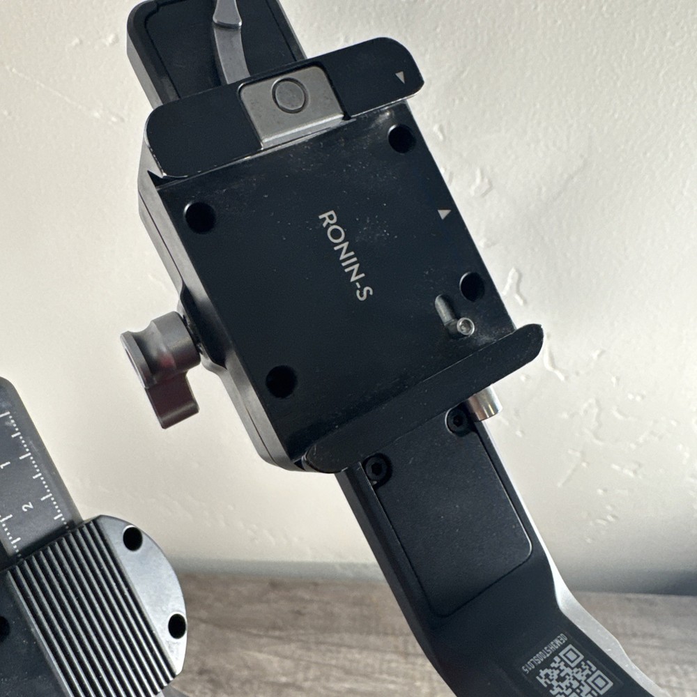 DJI Ronin S Gimbal Handheld Stabilizer