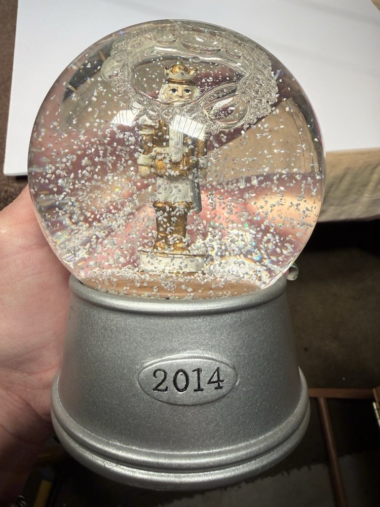 Nutcracker 2014 Musical Wind-up Snow Globe Approx. Vintage