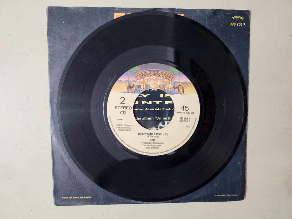 KISS RARE Vintage UK Heaven's On Fire Lonely Import 7" 45 Vinyl 800 205-7 COOL!