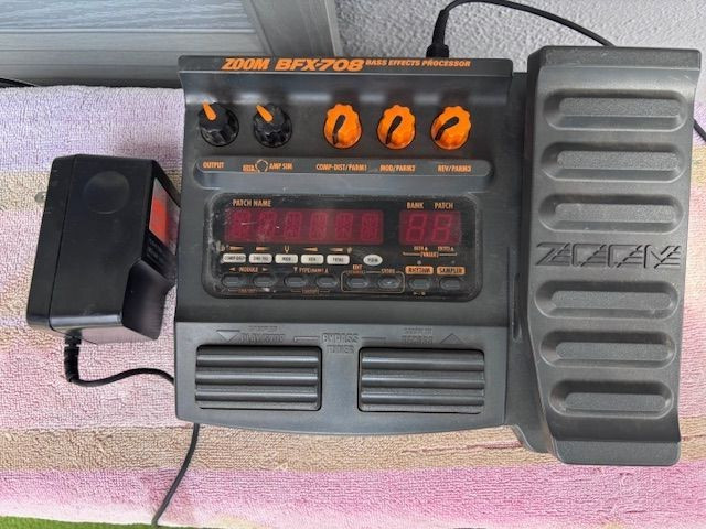 Zoom BFX-708 Bass Effects Processor SEE DESCRIPTION