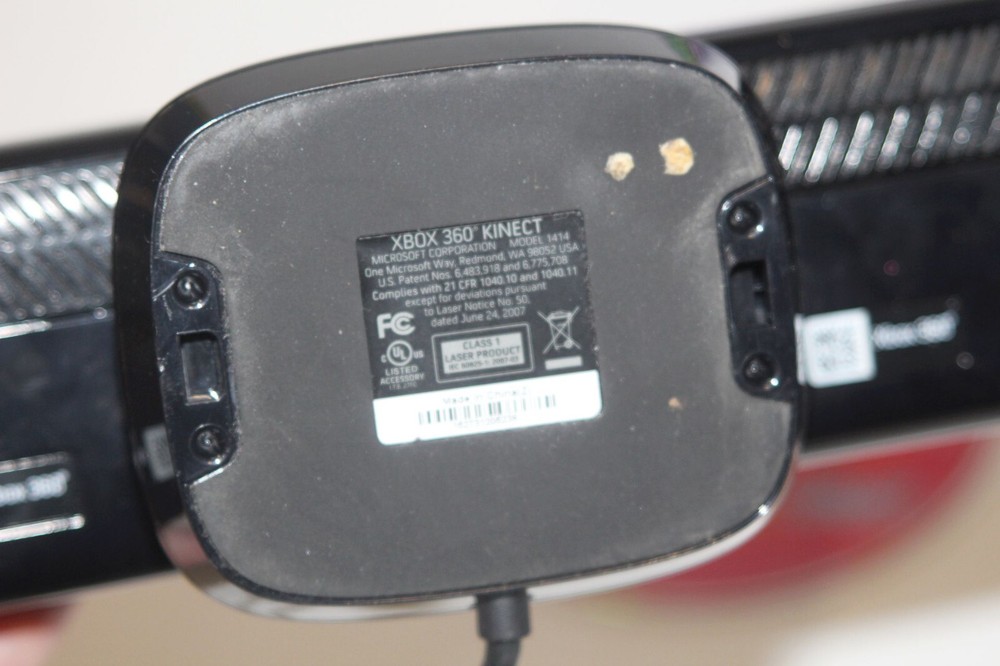 Microsoft 1414 Xbox 360 Kinect Sensor Bundle + 5 Games Just Dance Central Disney