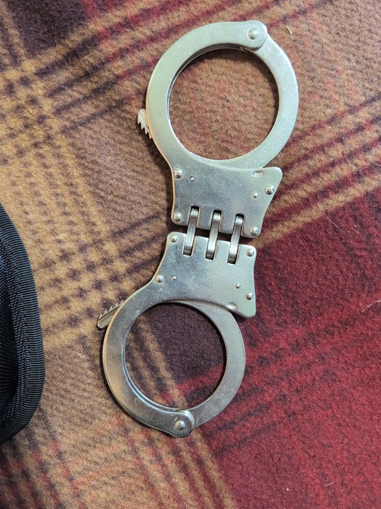 Roco Tactical Handcuffs With Case But NO KEY