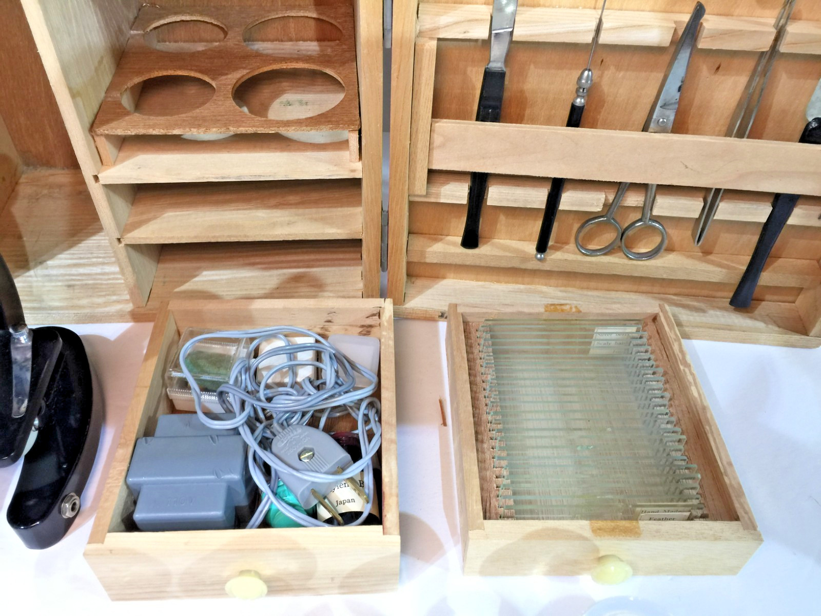 Vtg Empire Microscope & Laboratory 750 Power Illuminated W/Case, Equip. Untested