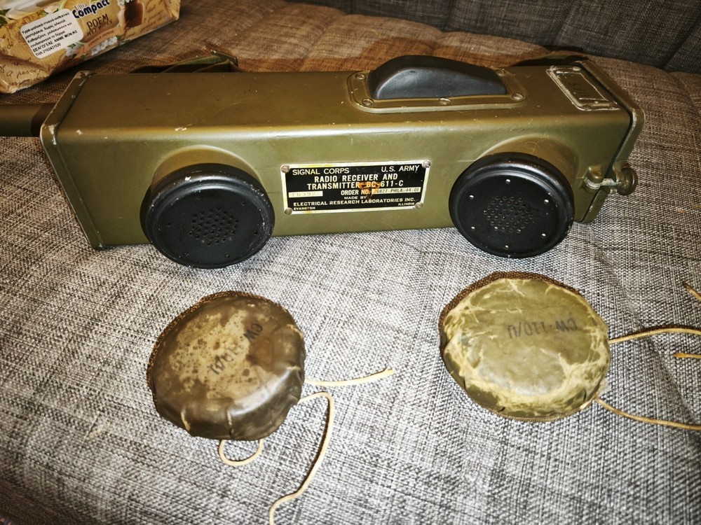 WWII US Signal Corps BC-611-C “Handy Talky” Radio Receiver / Transmitter