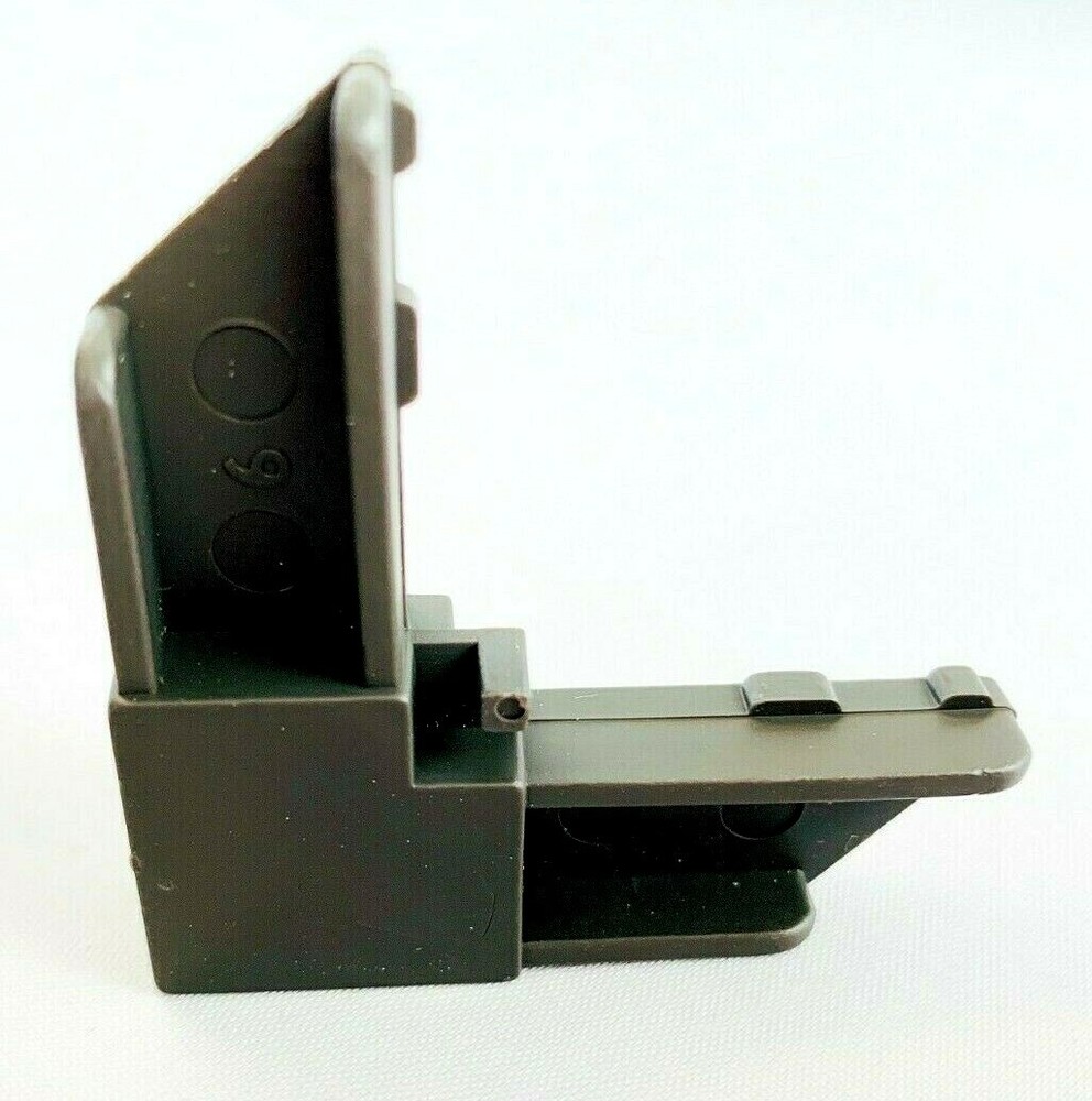 100/pk-3/8 x 3/4 Solid Screen Frame Corner - White / Bronze