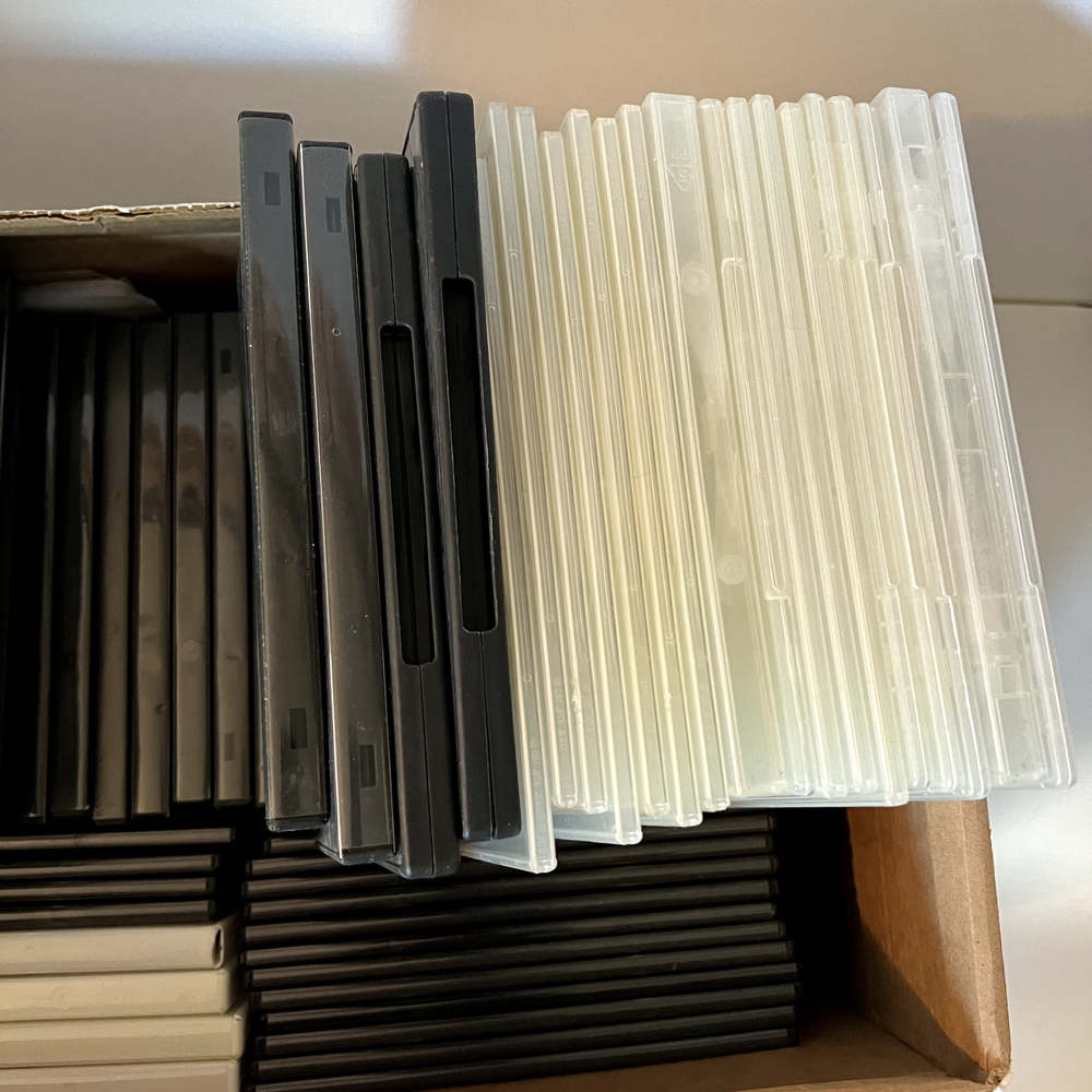 Lot of 76 PRE-OWNED & Empty Single Disc Replacement DVD cases Various Sizes