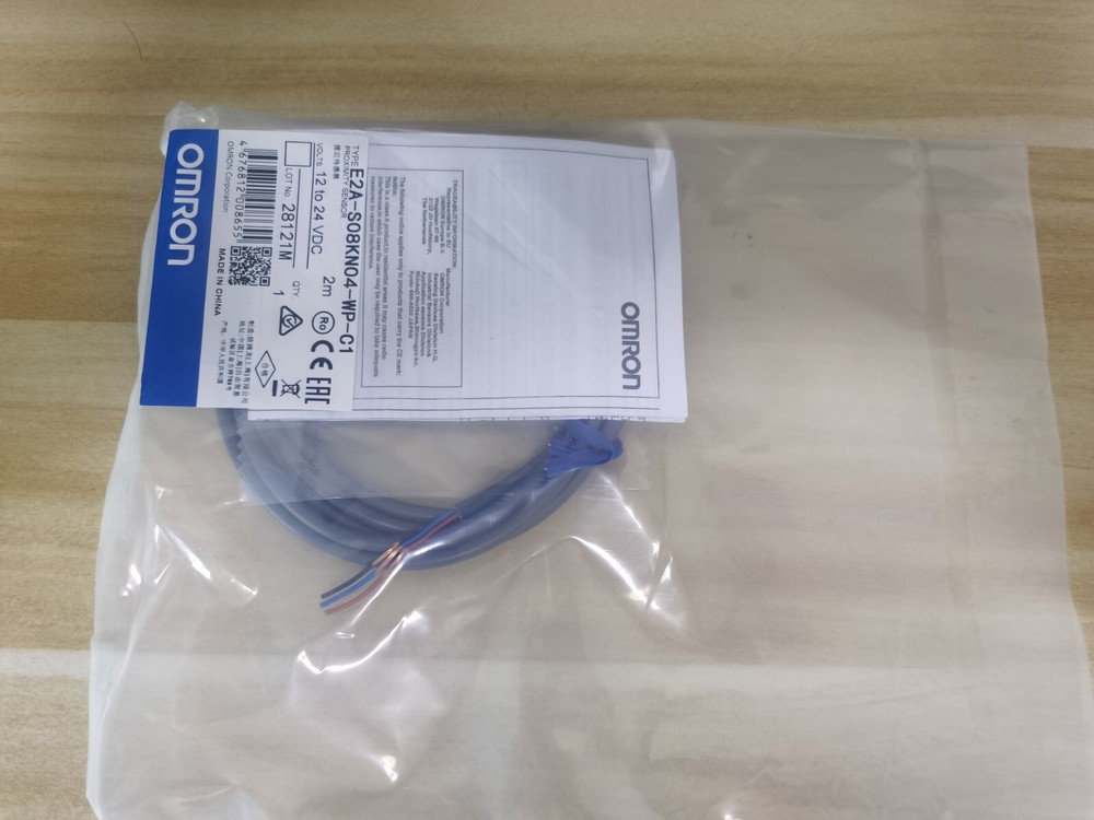 1PC  Proximity Sensor   E2A-S08KN04-WP-C1