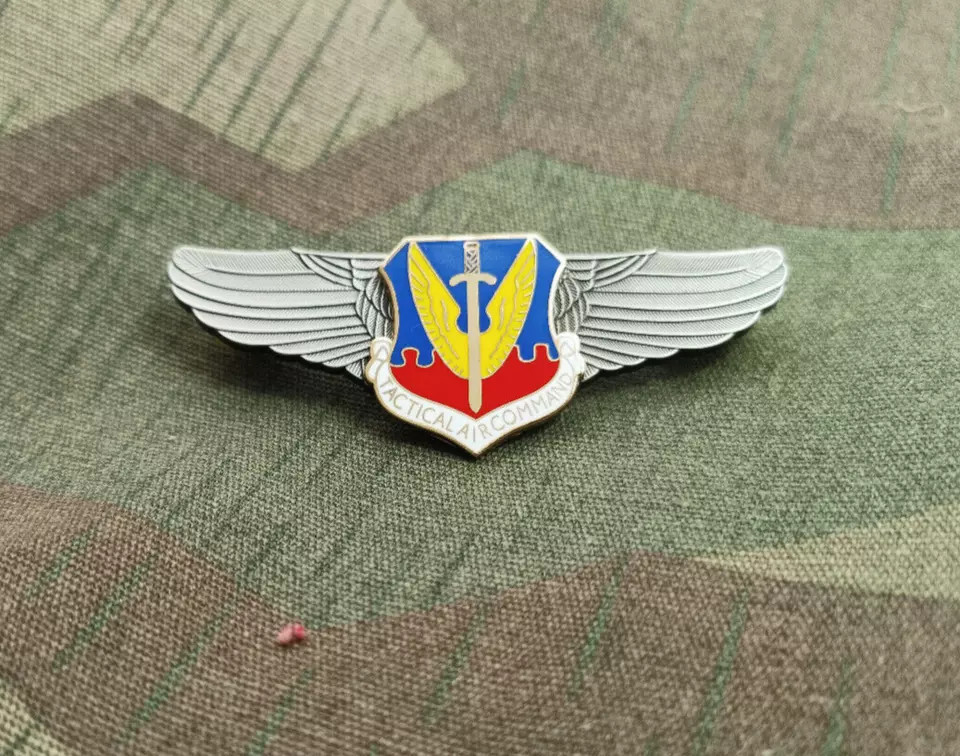 US AIR FORCE USAF TACTICAL COMMAND PILOT WING BADGE INSIGNIA COMMEMORATIVE PIN